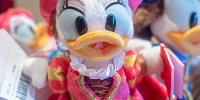 デイジーぬいぐるみバッジ| キャステル | CASTEL ディズニー情報