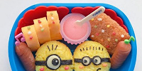 ミニオンおにぎり弁当| キャステル | CASTEL ディズニー情報