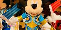 ミッキーのポージープラッシー| キャステル | CASTEL ディズニー情報