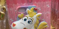 バターカップの携帯ケース| キャステル | CASTEL ディズニー情報