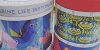 ニモ＆フレンズ・シーライダーチョコレートのパッケージ（左）| キャステル | CASTEL ディズニー情報