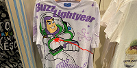 バズライトイヤーTシャツ | キャステル | CASTEL ディズニー情報