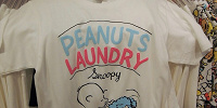 PEANUTS LAUNDRY（ピーナッツ・ランドリー）Tシャツ／白| キャステル | CASTEL ディズニー情報