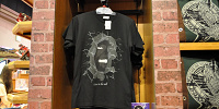 巨人Tシャツ（黒）| キャステル | CASTEL ディズニー情報