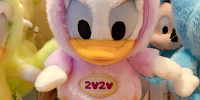 デイジーぬいぐるみバッジ| キャステル | CASTEL ディズニー情報