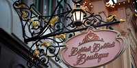 ビビディ・バビディ・ブティックの看板| キャステル | CASTEL ディズニー情報