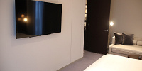ベッドの向かいのテレビ| キャステル | CASTEL ディズニー情報