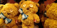 BOB'S FAVORITE BEARぬいぐるみキーチェーン／大| キャステル | CASTEL ディズニー情報