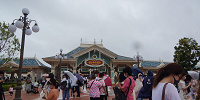 開園前に並び始めるゲスト| キャステル | CASTEL ディズニー情報