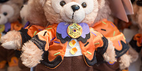 ダッフィーぬいぐるみバッジ| キャステル | CASTEL ディズニー情報
