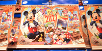 【2022年版】ディズニーカレンダー8選！壁掛け・卓上・手帳タイプまとめ！ダッフィー＆フレンズも！