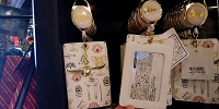 ハリーポッターアイテム総柄チケットホルダー| キャステル | CASTEL ディズニー情報