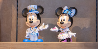 ミッキー&ミニーのフィギュアリン（ディズニーシー20周年デザイン）| キャステル | CASTEL ディズニー情報