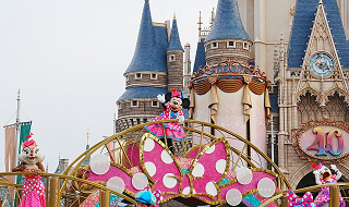 【2026】ミニー＠ファンダーランドの停止位置、フロート、登場キャラクターまとめ！