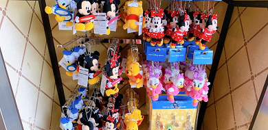 10 10発売 ディズニー新作キーホルダー8選 販売場所 値段まとめ スーベニアメダルが