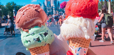 夏ディズニーの楽しみ方 避暑地アトラクションや夏メニューを紹介