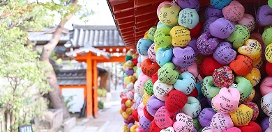 京都 Sns映えする八坂庚申堂ガイド カラフルでかわいい写真スポットが女子旅