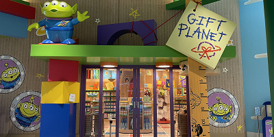 【ギフトプラネット】トイストーリーホテルのお土産ショップ！場所・営業時間・グッズまとめ！