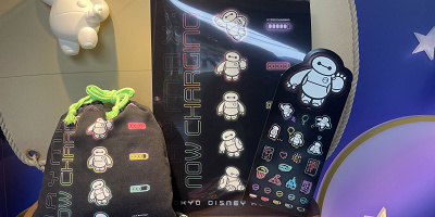 【7/1～】ベイマックスの夏のネオングッズまとめ！身に着けグッズやぬいぐるみ、雑貨も！