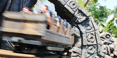 ディズニー最速のアトラクションはどれ？ランキングBEST9！最高速度は何km/h？身長制限も紹介！