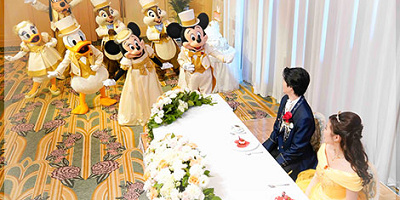 結婚式でディズニーキャラクターを呼ぶにはいくらかかる