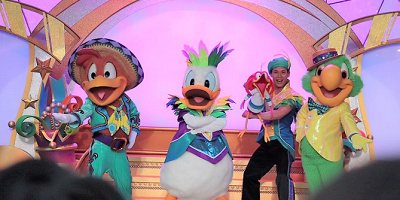 【最新】ディズニーランドのショー「レッツ・パーティグラ！」完全ガイド！場所・時間・抽選・キャラクター