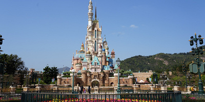 【2026】香港ディズニーの1日の回り方を4プラン解説！タイムテーブル付き攻略法◎アトラクション全制覇も可能！