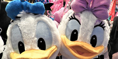 ディズニーキャラクター「ホイップとパフィー」徹底解説！ドナルドとデイジーのユニベアのぬいぐるみ