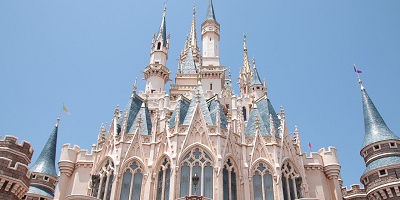 ディズニーランド混雑対策！リアルタイム待ち時間や知っておくべきポイント