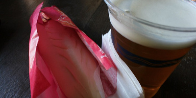 【ギョウザドッグ】販売場所はどこ？ディズニーシーの人気食べ歩きフードのヒミツとは？