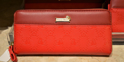 ディズニーランドの財布＆バッグ19選！高級感あふれるレザー＆革のお土産におすすめのグッズ