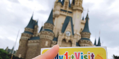 【必見】ディズニー「デビューシール」徹底解説！もらい方＆場所を伝授！大人ももらえる？