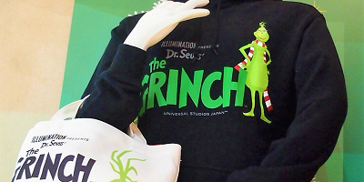 【USJ】グリンチのグッズ17選！ベイビーグリンチのお土産、映画情報、グリーティングも