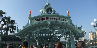 【ディズニーランドの開園時間】オープンが早くなるときがある？開園時間と混雑＆工事の関係性まとめ！