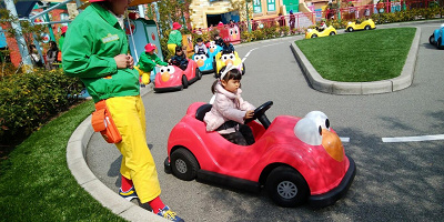 【USJ】クルーの名札にまつわるトリビア！キャラクターの種類、エリア限定デザイン、レアなバッジも