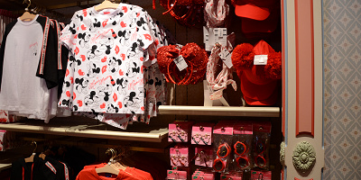 【5/24発売】ミニーグッズ17選！Tシャツ・カチューシャ・パスケースまとめ！赤×黒デザインがクール！