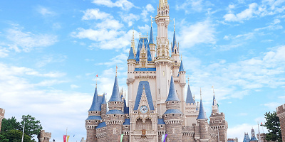 【2025】ディズニーランドの1日モデルコースを伝授！アトラクションもパレードも効率よく楽しむ欲張りプラン