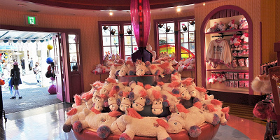 【2019冬】ユニバのフラッフィ新グッズ「Love! FLUFFY」21選！ぬいぐるみ、雑貨、アクセ