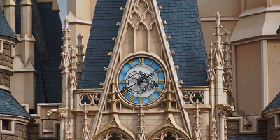 【ディズニーランドの裏側】アトラクションやパークの裏はこんなことになっている！