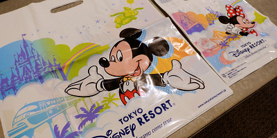 【10/1〜】ディズニーランド＆シーのお土産袋が有料化へ！一律20円で新デザインが登場！エコバッグも販売中！