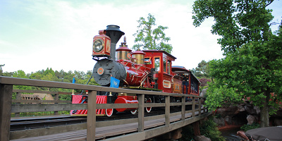 【ウエスタンリバー鉄道】アトラクション内容をツアー形式で紹介！きっと乗りたくなる３のエピソードも！