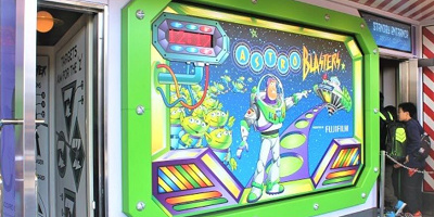 【ディズニーランド】バズ・ライトイヤーのアストロブラスターのアトラクション完全攻略！