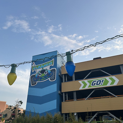 トイストーリーホテル駐車場