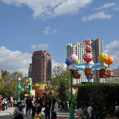 多くのゲストで賑わうセサミストリートエリア