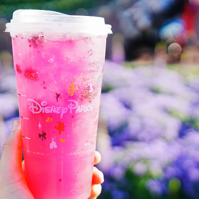 カリフォルニア・アナハイムディズニー：スタバドリンクの限定ロゴ