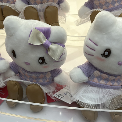 キティのぬいぐるみ