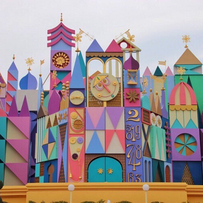 モンスターズインクの壁 キャステル Castel ディズニー情報