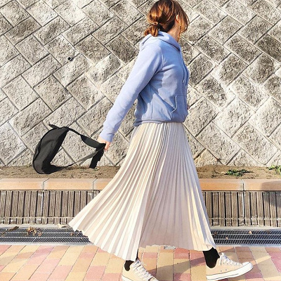 Guスカイブルーパーカー ホワイトスカートコーデ キャステル Castel ディズニー情報