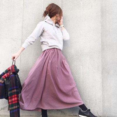 ユニクロパーカー ピンクスカートコーデ キャステル Castel ディズニー情報