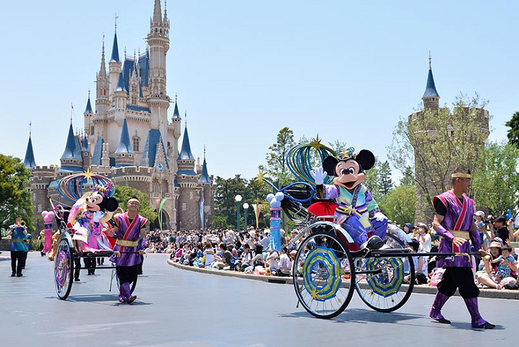 夏イベントがたくさん 7月ディズニーのおすすめの遊び方 雨の日